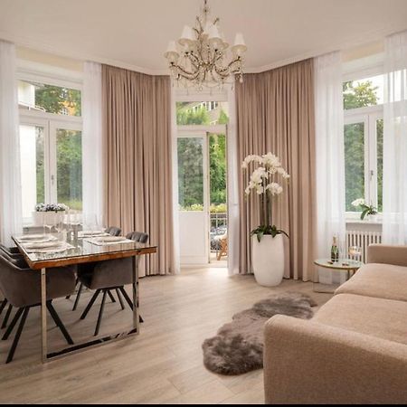Vip Apart Center Baden-Baden Buitenkant foto