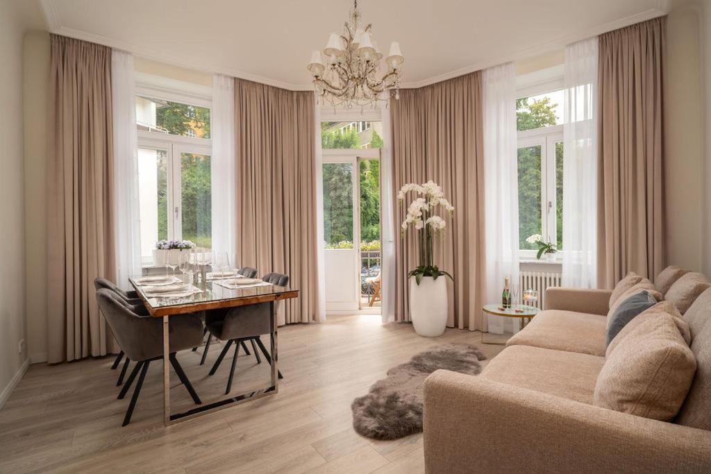 Vip Apart Center Baden-Baden Buitenkant foto